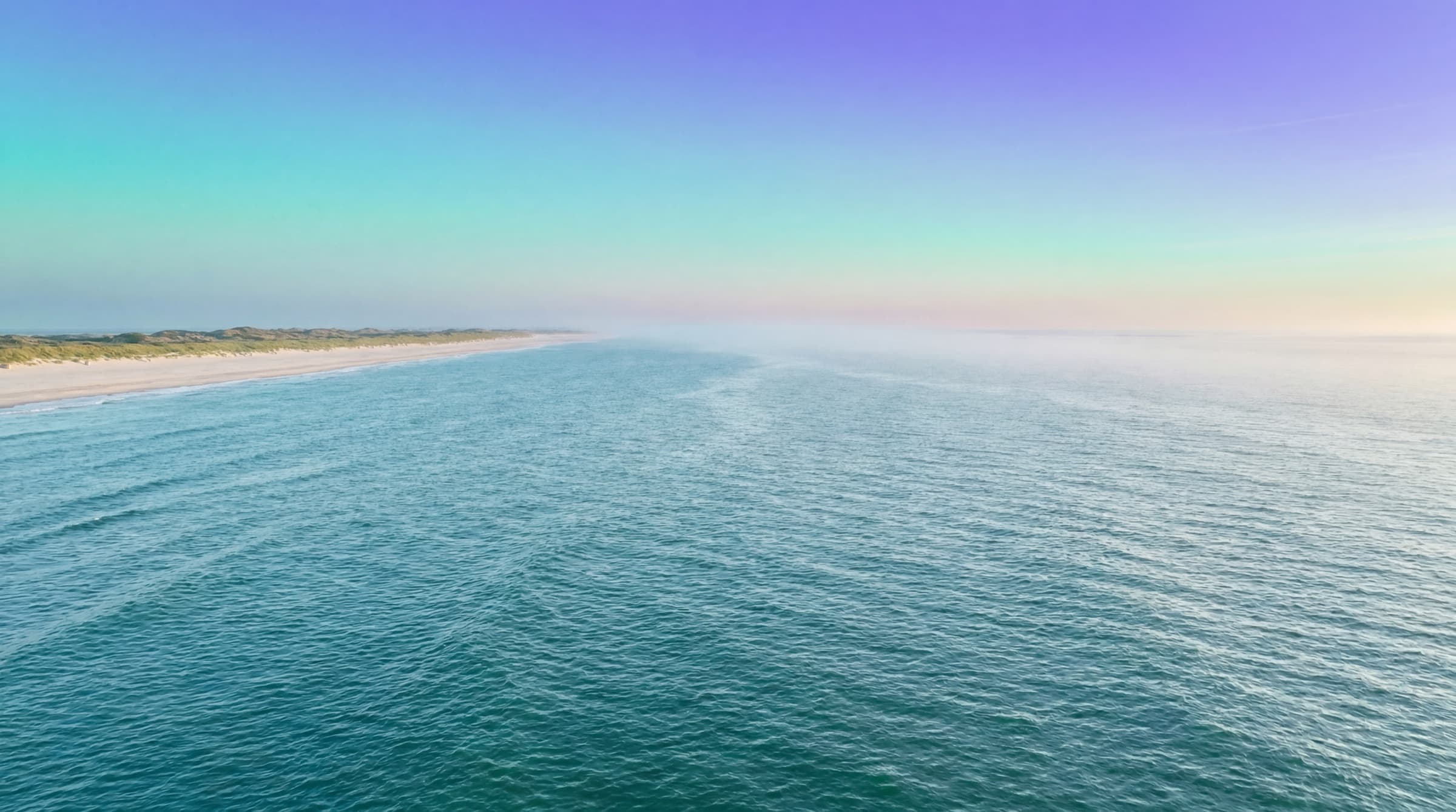 Meer und Strand vor Borkum von oben